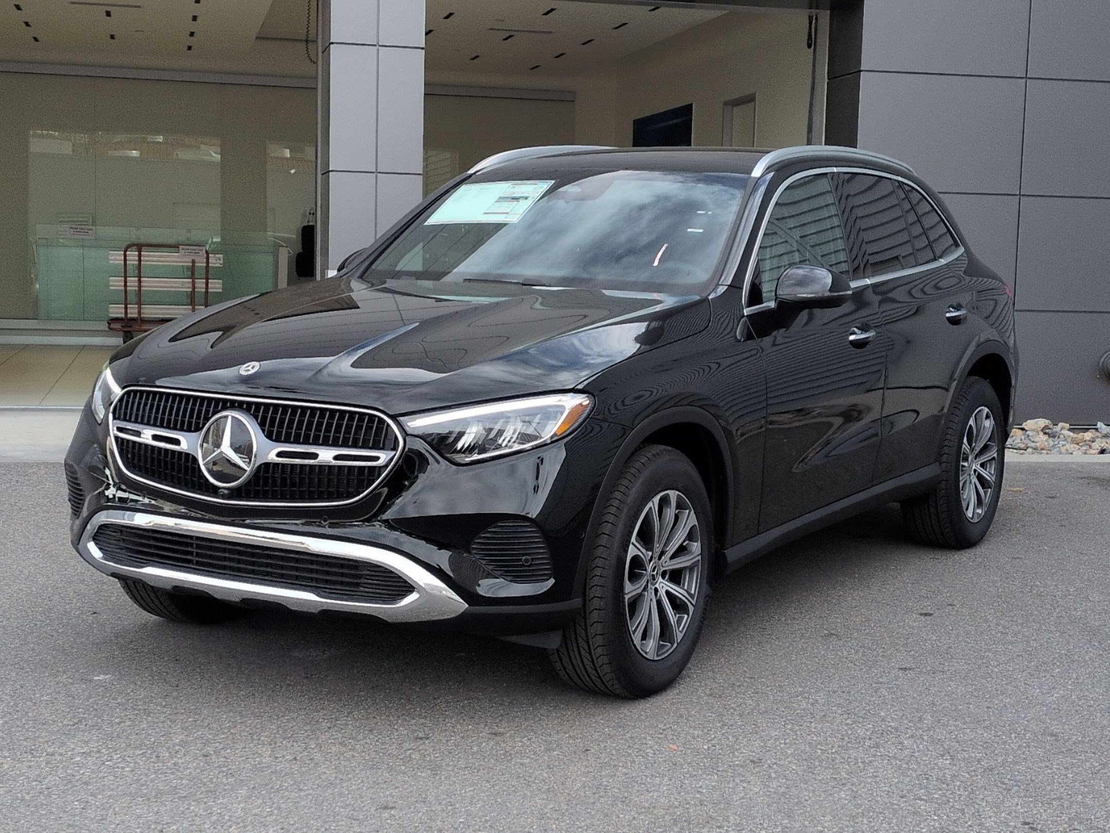New 2026 Black Mercedes-Benz GLC 300 image 8
