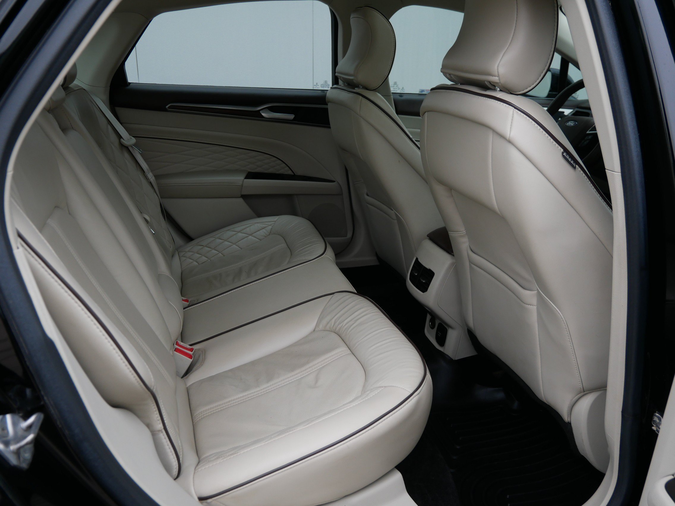 Used 2017 Black Ford Platinum image 13