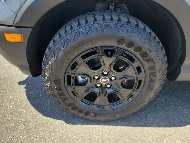 Used 2025 Carbonized Gray Metallic Ford Badlands image 6