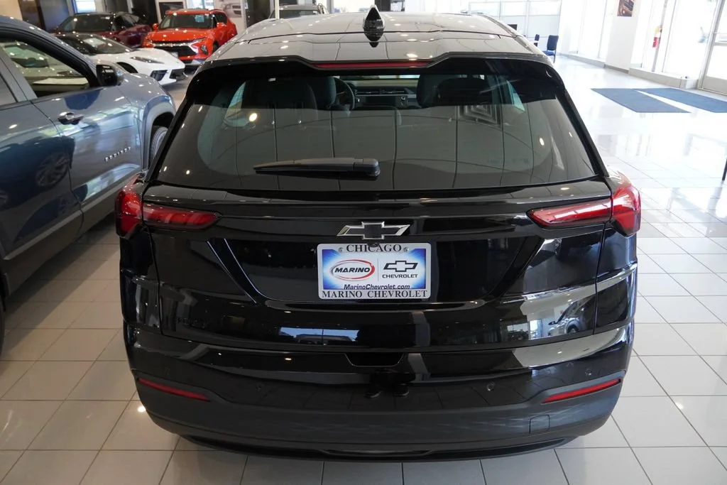 New 2027 Mosaic Black Metallic Chevrolet LT image 28