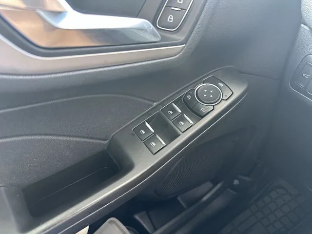 Used 2022 White Ford SEL image 14