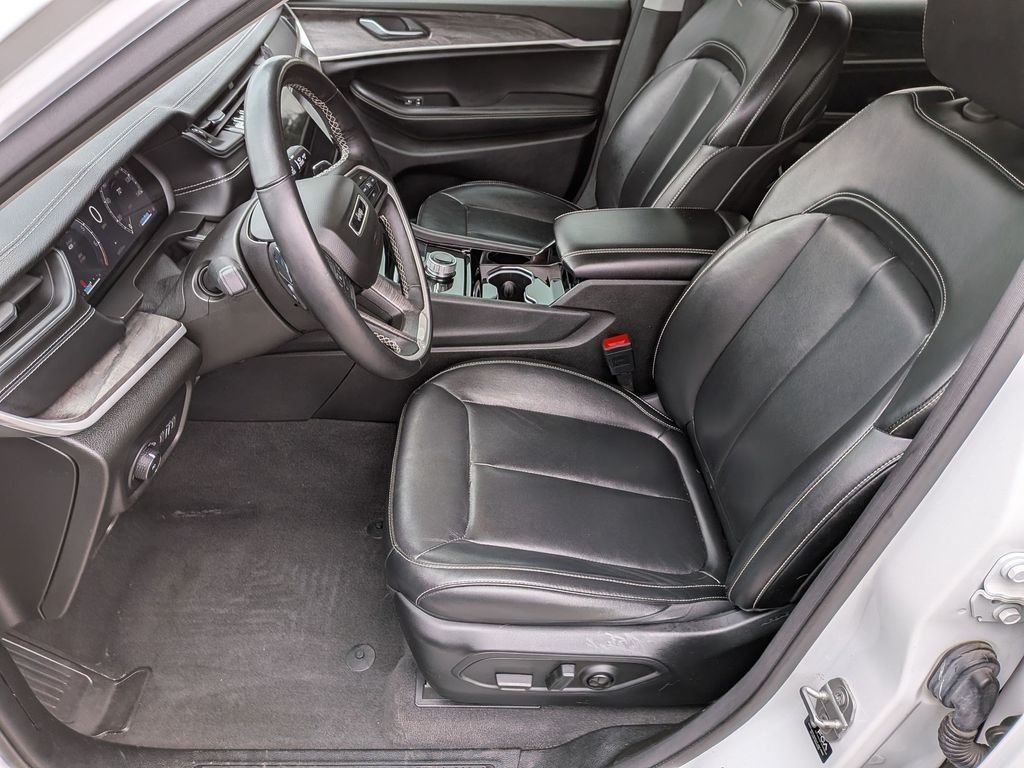 Used 2021 White Jeep Limited image 11