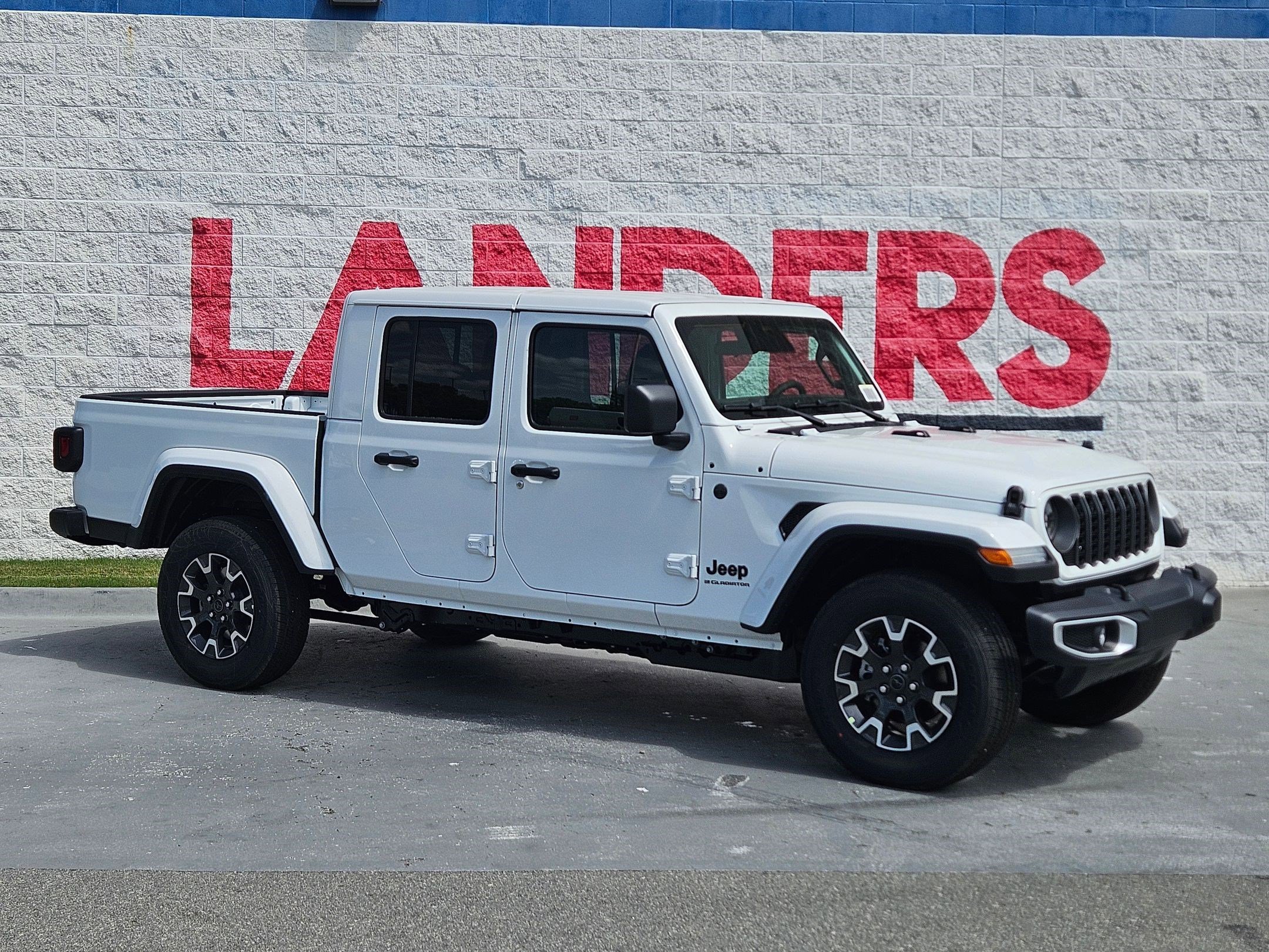 2026 Jeep Gladiator Sahara Auto's photo