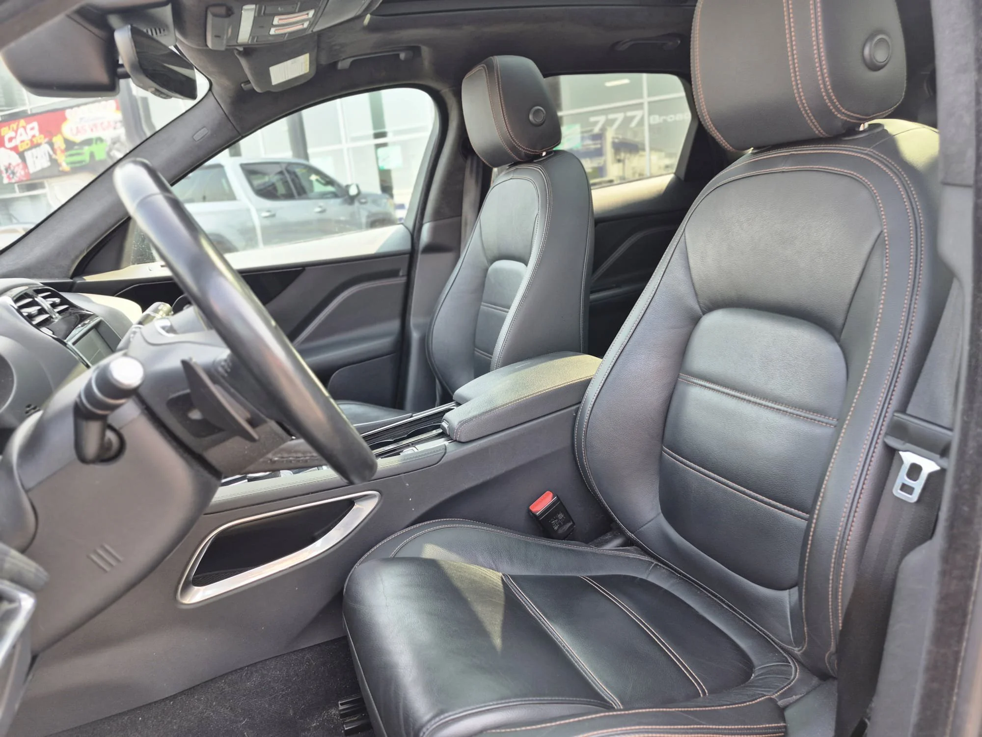 Used 2020 Black Jaguar 25t Prestige image 7