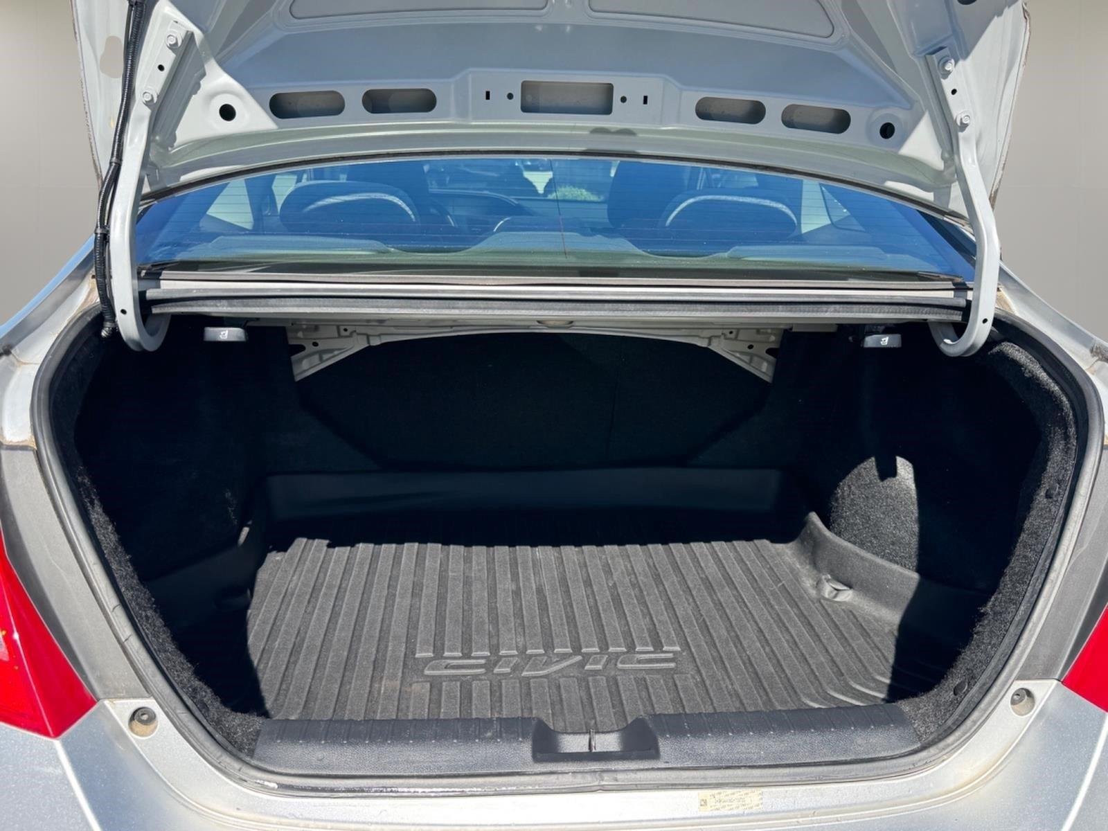 Used 2012 Alabaster Silver Metallic Honda Si image 12