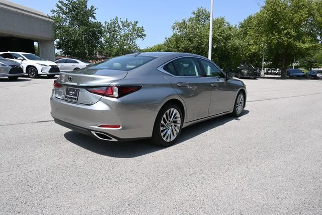 Used 2019 Silver Lexus 350 Ultra Luxury image 3