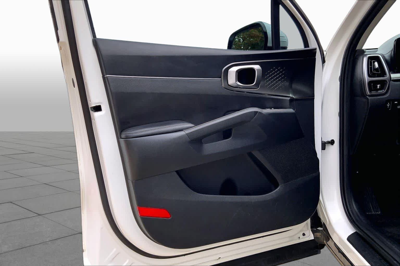 Used 2023 Snow White Pearl Kia EX image 22