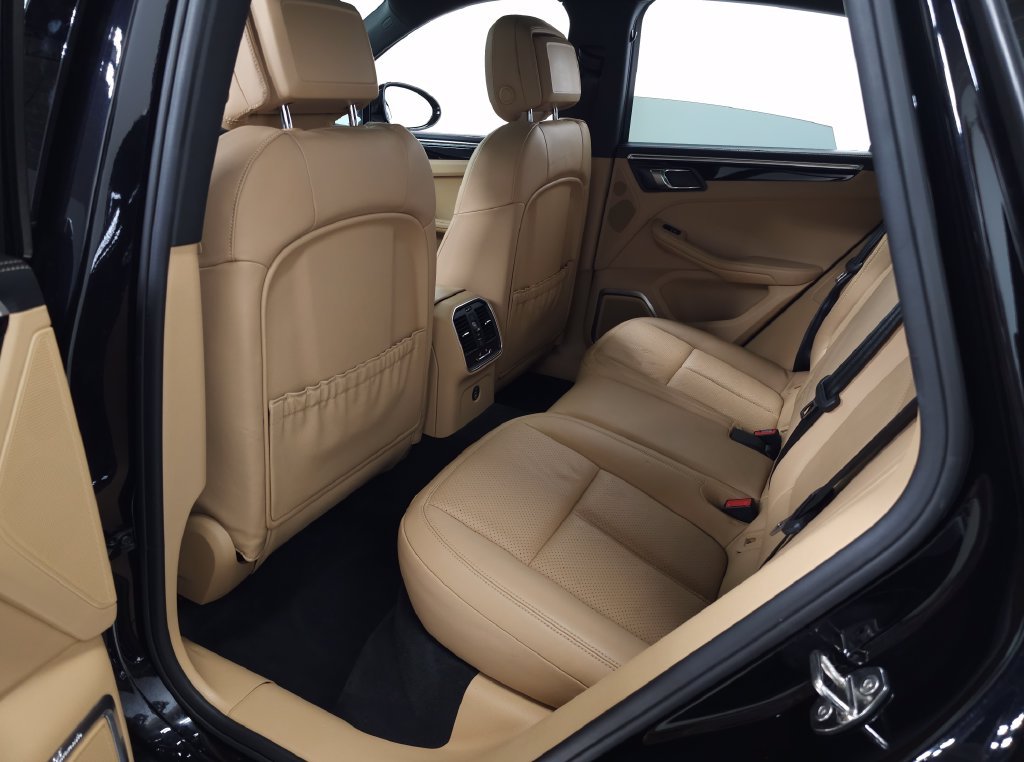 Used 2018 Jet Black Metallic Porsche S image 32