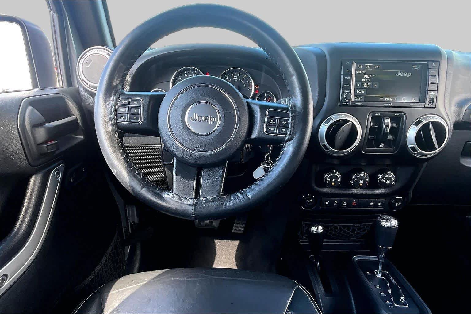 Used 2017 Billet Silver Metallic Clearcoat Jeep Sahara image 6