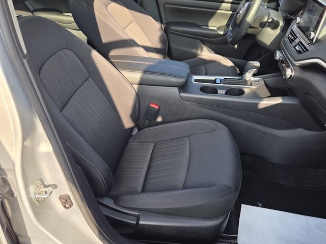 Used 2025 Silver Nissan 2.5 S image 16