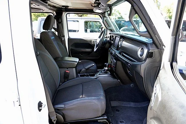 Used 2023 White Jeep Rubicon 4xe image 11