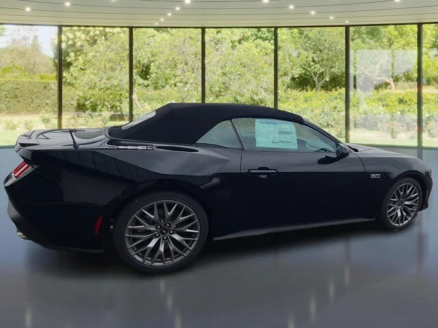 2025 Ford Mustang GT Premium Convertible - Photo 13