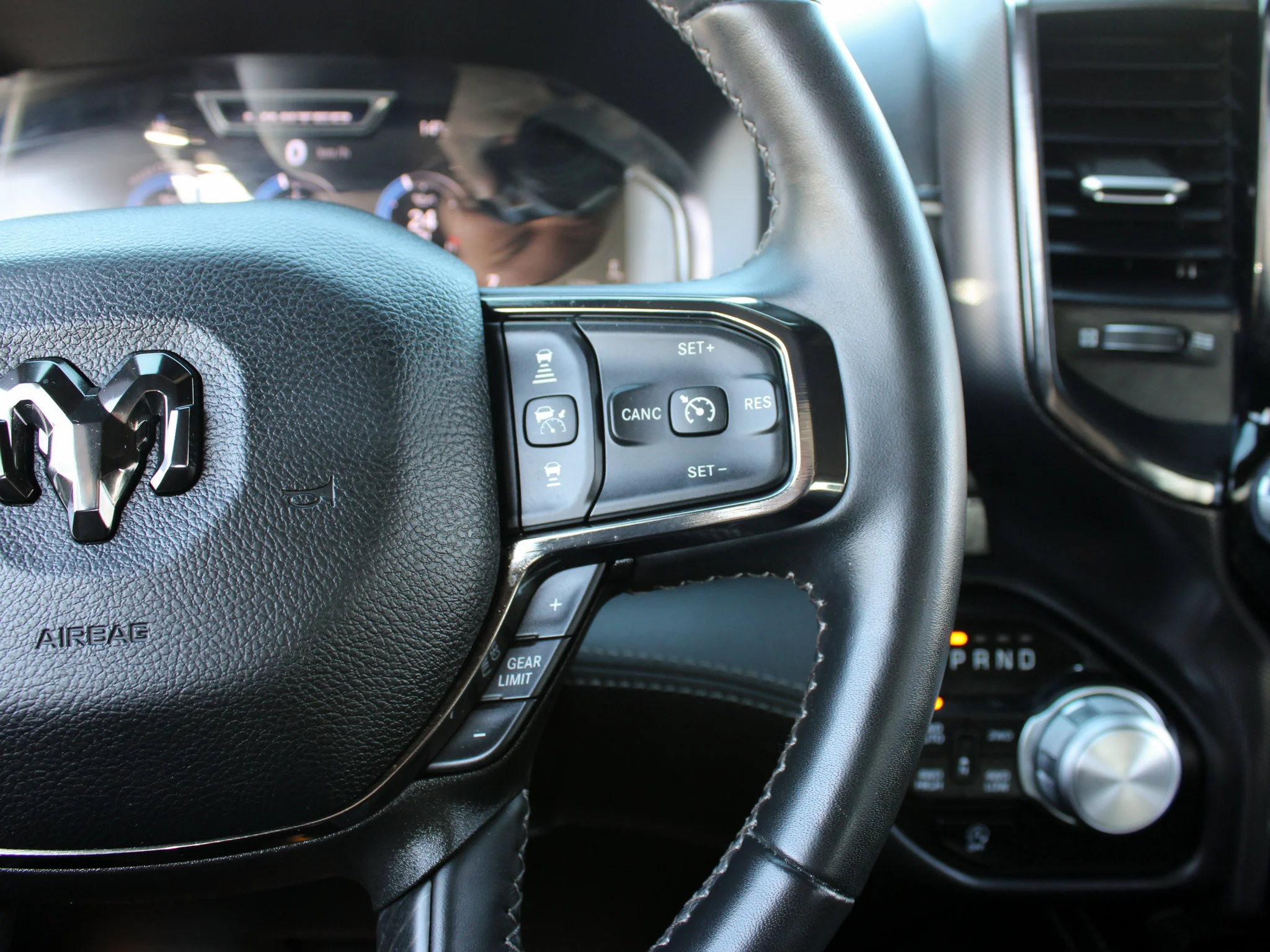Certified Used 2024 Silver RAM Limited * No Accidents | HEMI V8 | Running Boards | Head-Up Display | 3.92 Axle Ratio | Navigation image 27
