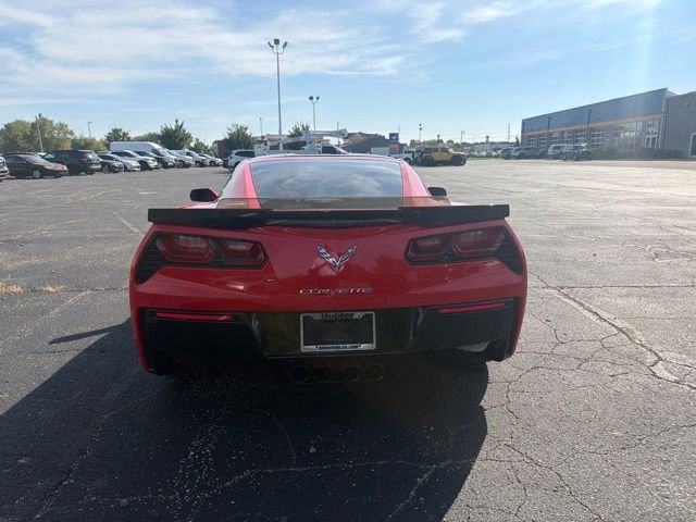 Used 2018 Red Chevrolet Stingray image 4
