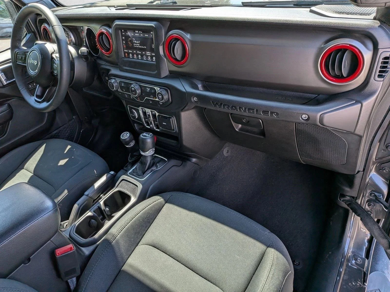 Used 2019 Granite Crystal Metallic Clearcoat Jeep Sport S image 20