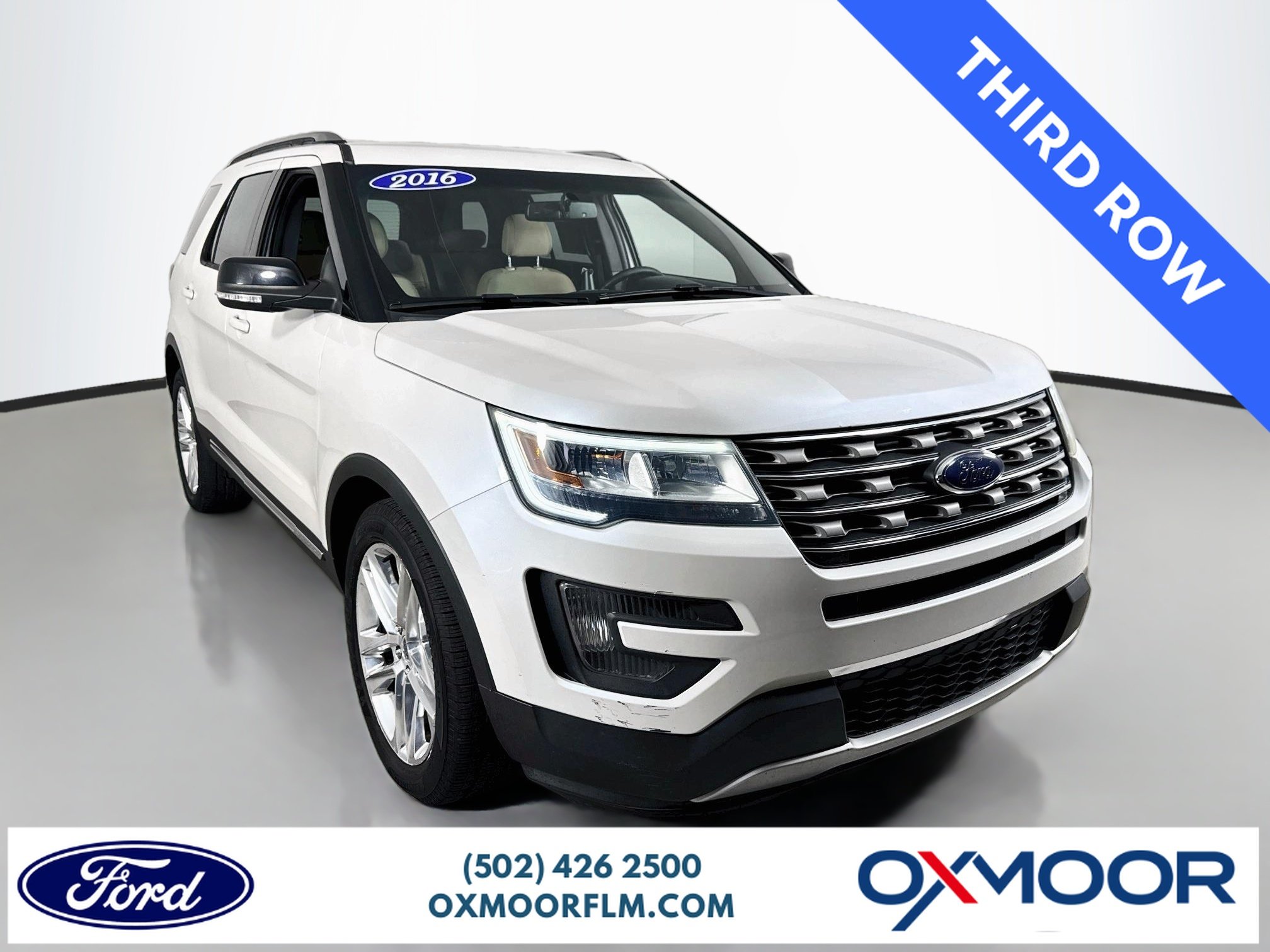 Used 2016 White Platinum Metallic Tri-Coat Ford XLT image 1
