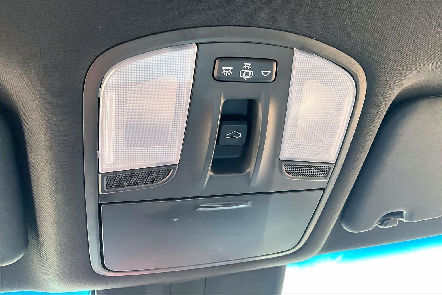 Used 2019 Chalk White w/Black Roof Hyundai Turbo Ultimate image 30