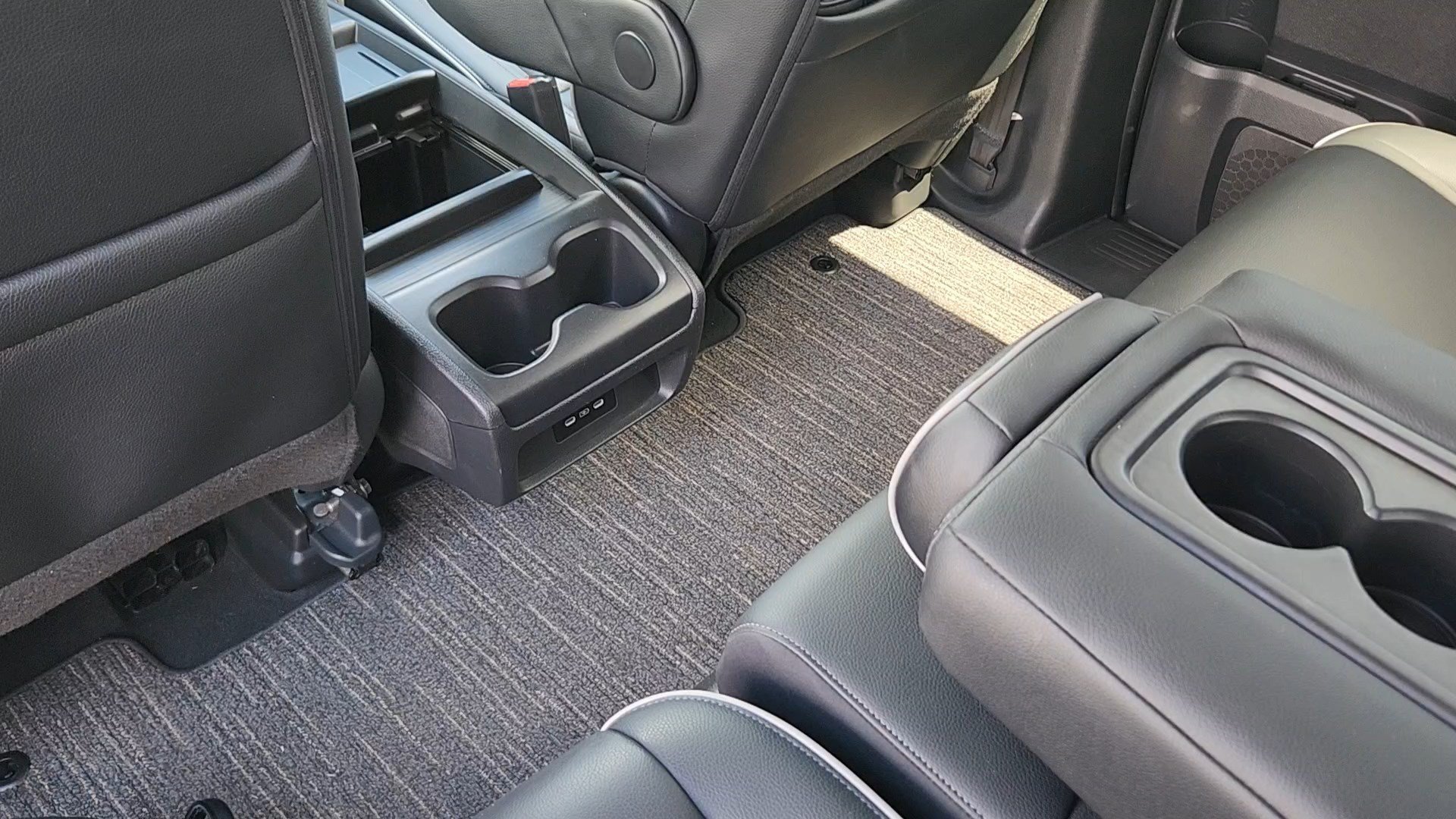 2025 Honda Odyssey Touring - Photo 18
