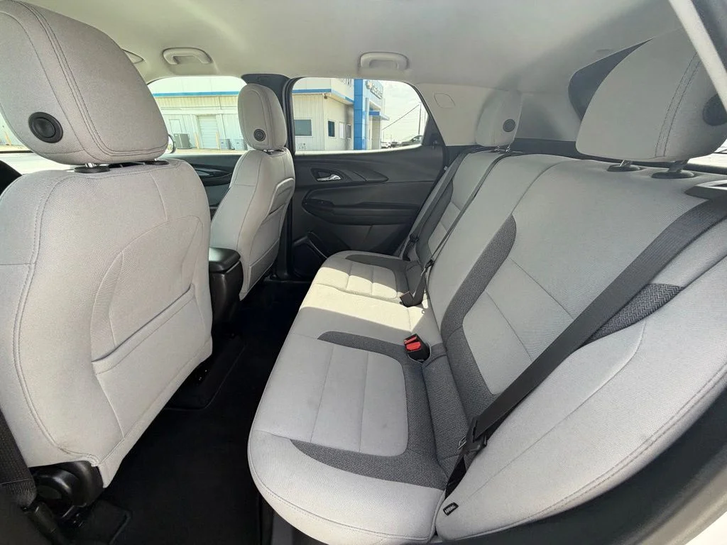 Used 2025 White Chevrolet LT image 23