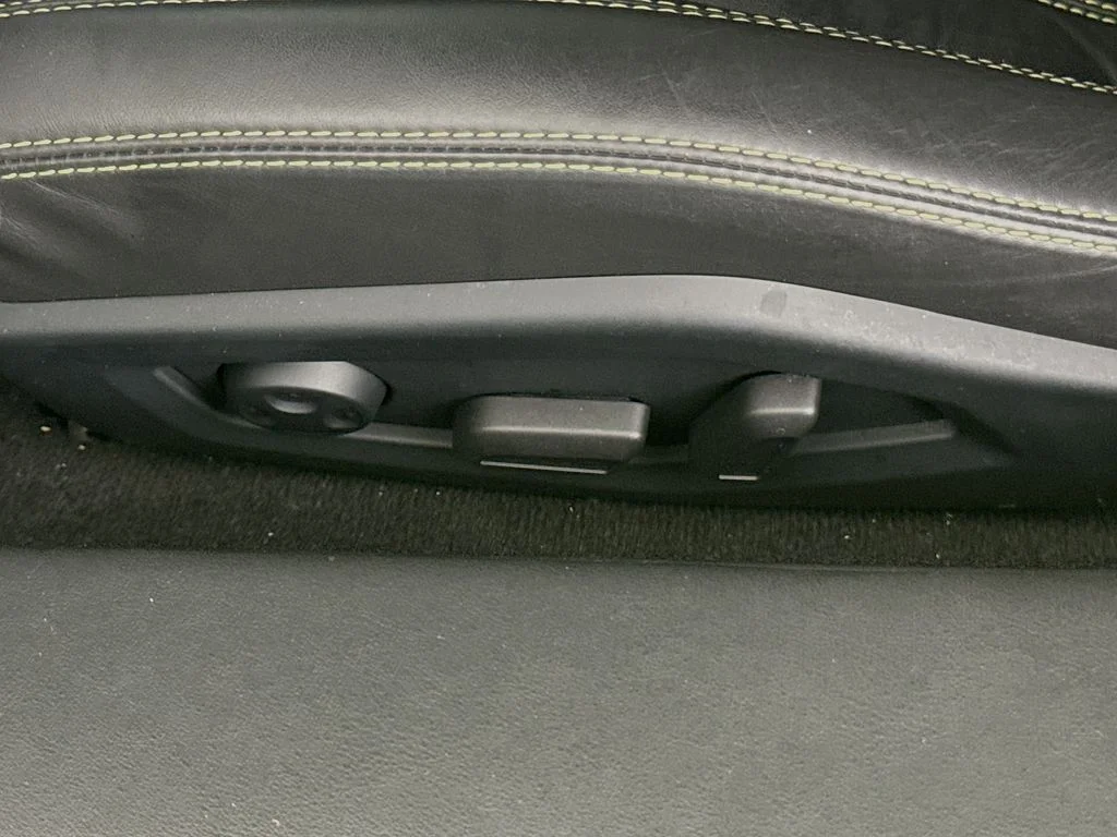 Used 2020  Lamborghini  image 21