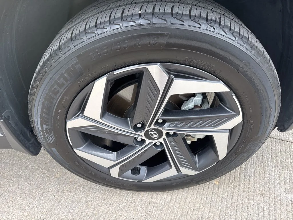 Used 2023 Black Hyundai Limited image 10