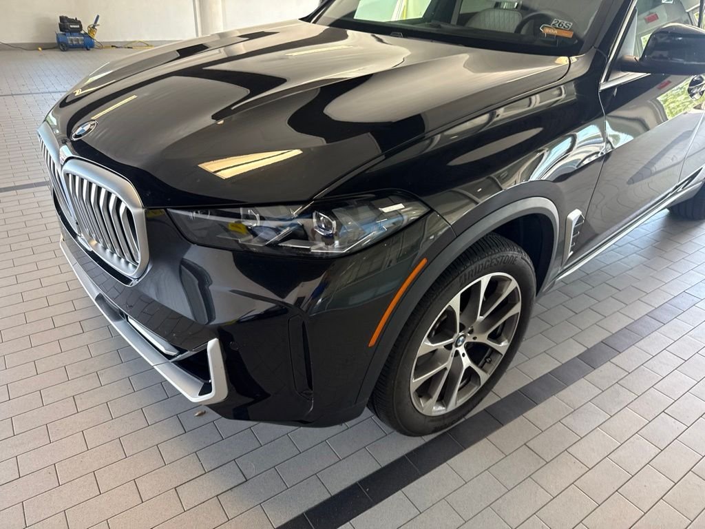 Used 2024 Black BMW sDrive40i image 11