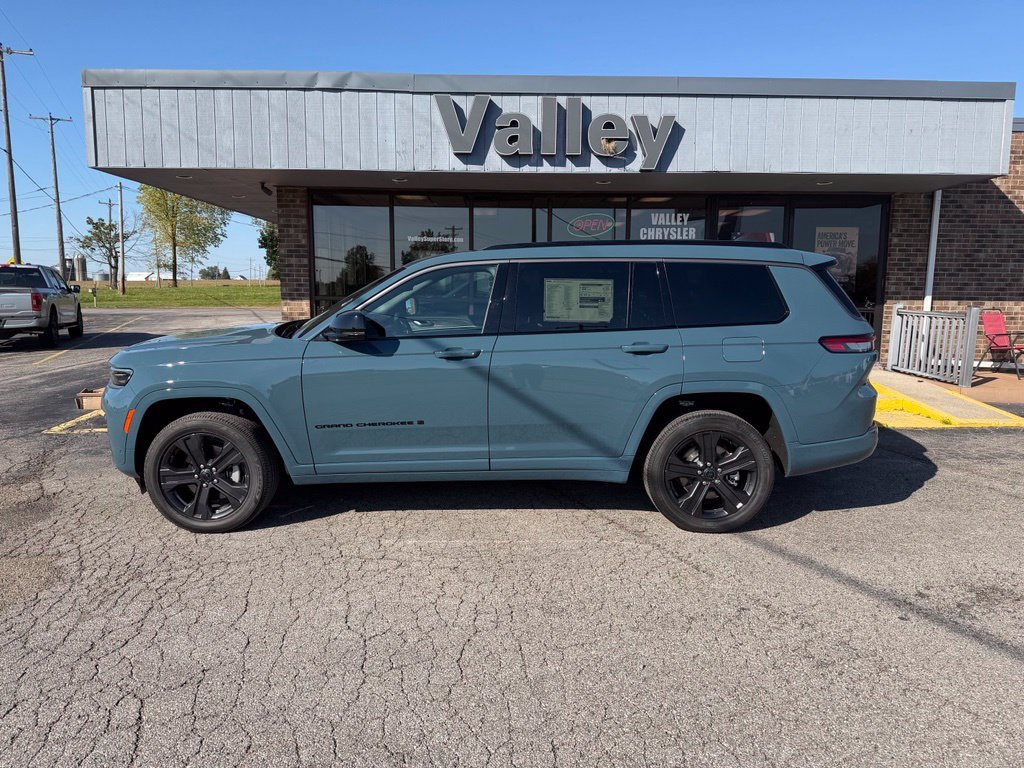 New 2027 Steel Blue Paint Jeep Limited Reserve image 8
