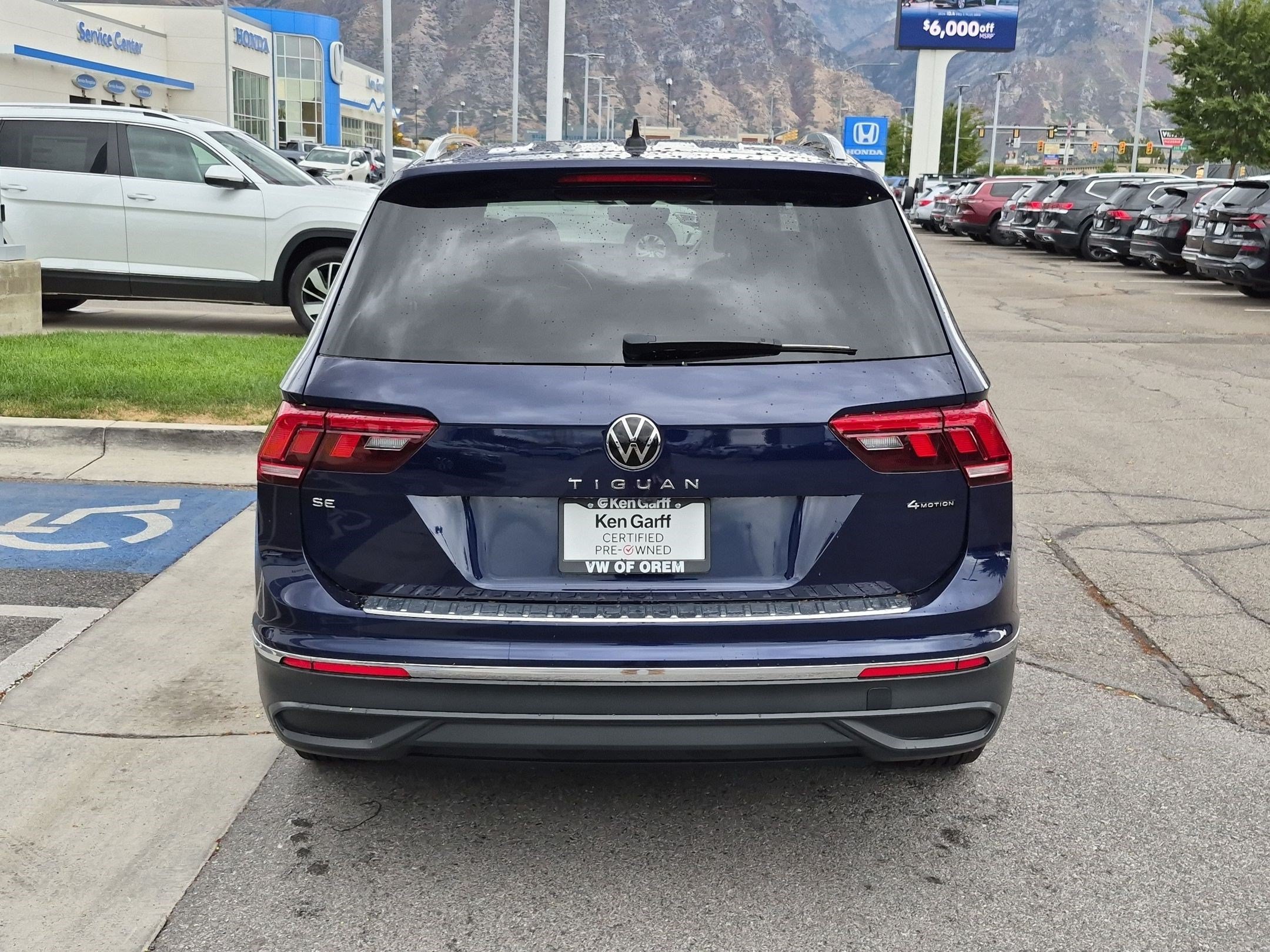 Used 2023 Atlantic Blue Metallic Volkswagen SE image 4