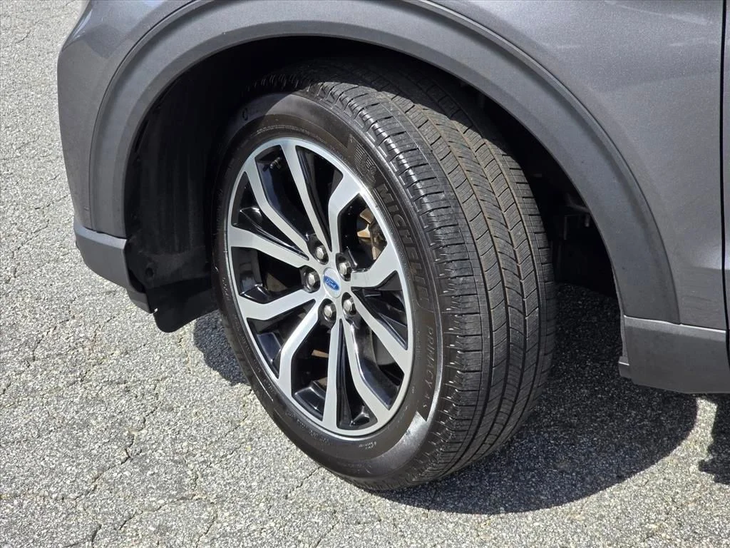 Used 2025 Gray Ford ST-Line image 27