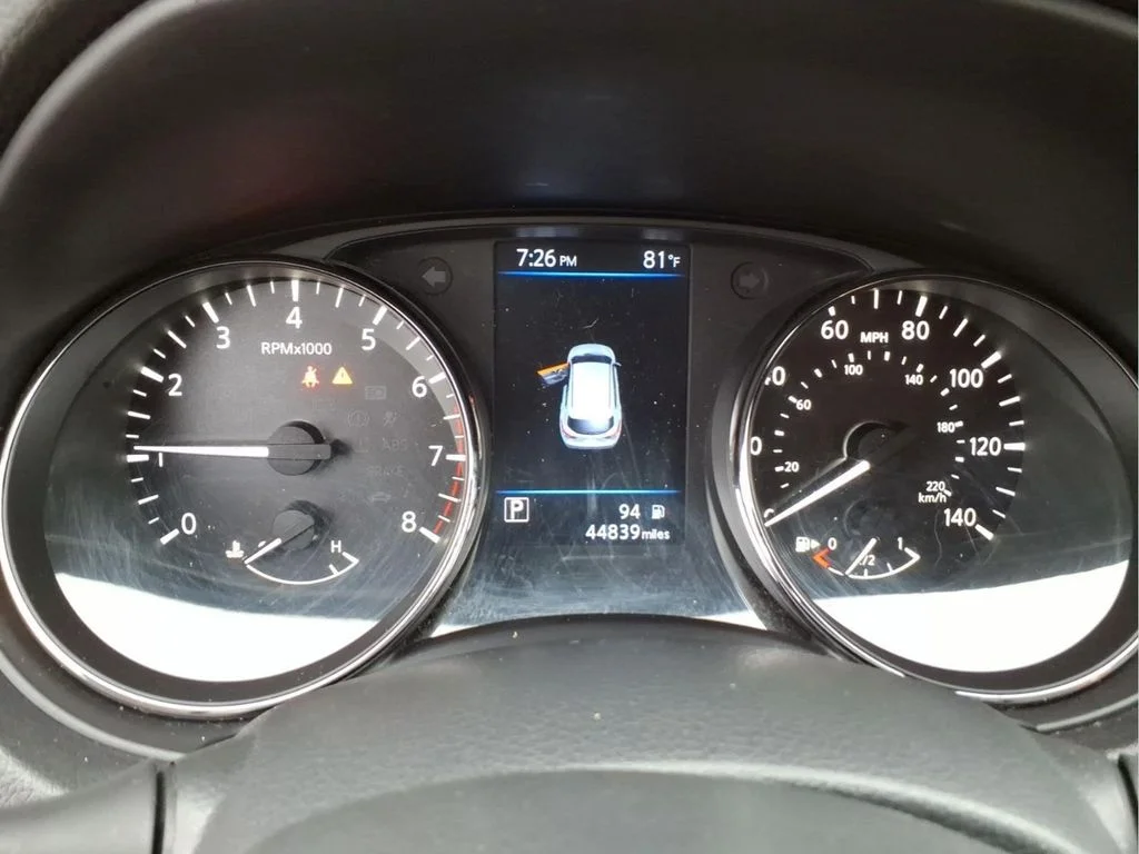 Used 2020 Silver Nissan S image 21