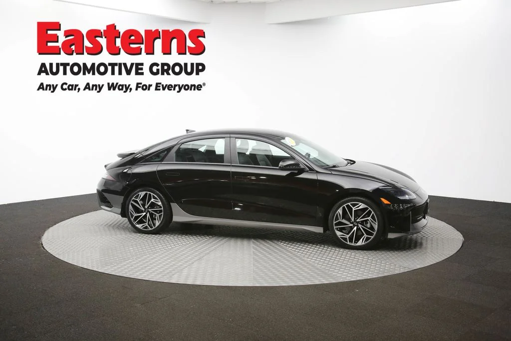 Used 2023 Black Hyundai SEL image 46