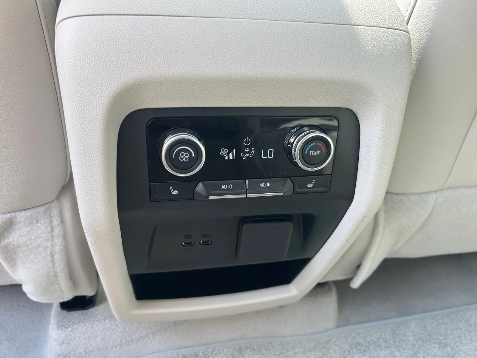 New 2026 Iridescent White Tricoat Buick Avenir AWD image 21