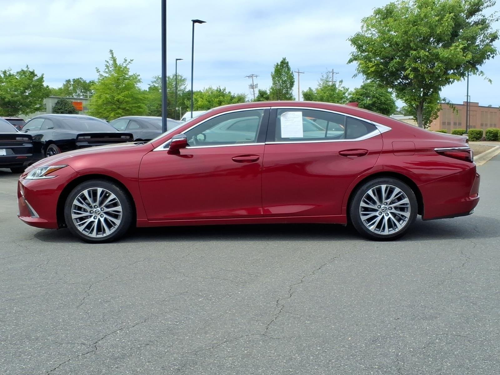 Used 2020 Matador Red Mica Lexus ES 350 image 3