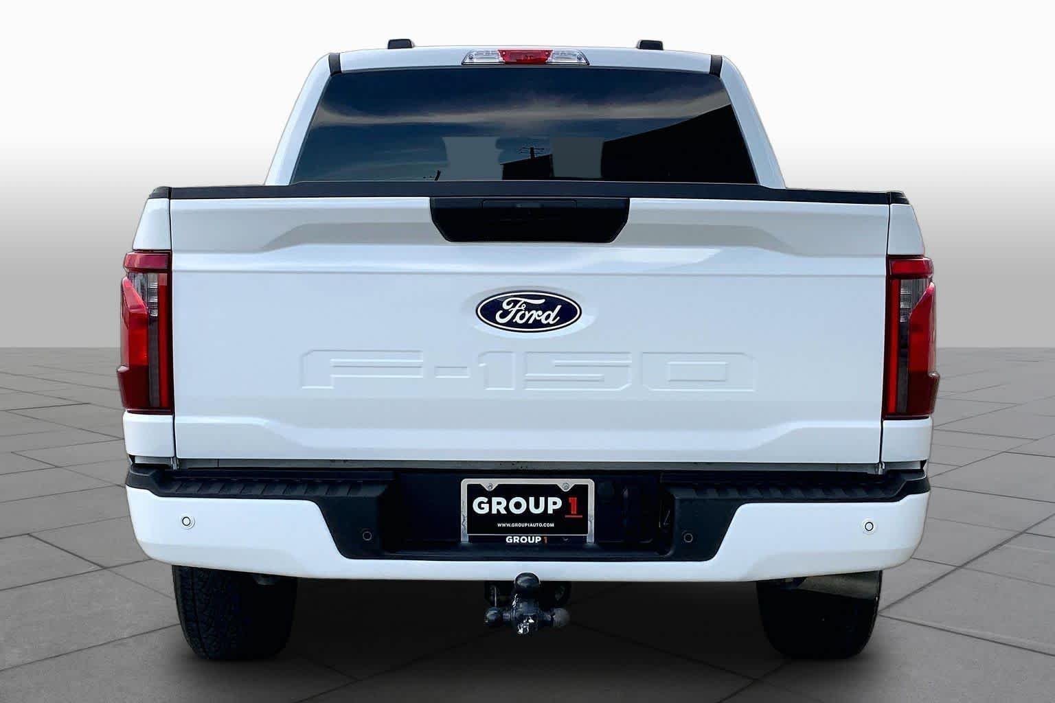 Certified Used 2024 Oxford White Clearcoat Ford STX image 5