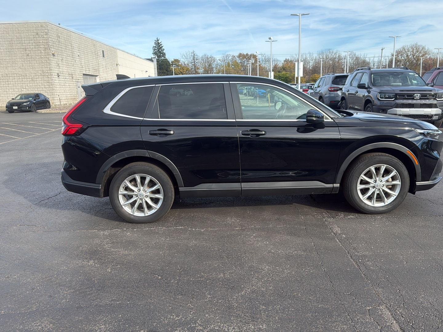 Used 2024 Crystal Black Pearl Honda EX image 5
