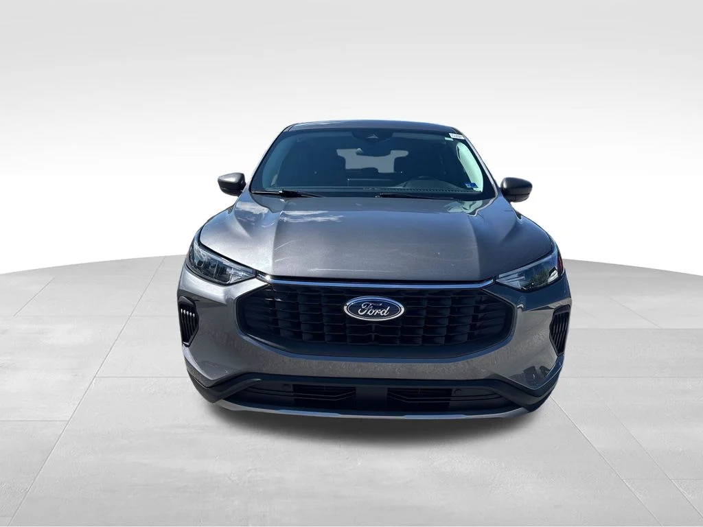 Used 2023 Gray Ford Active image 9