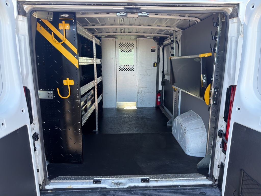 Used 2023 White Ram Base image 30