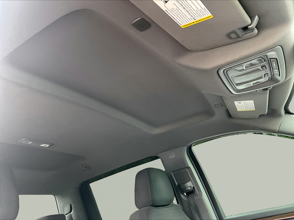 Used 2024 Summit White Chevrolet LT image 22