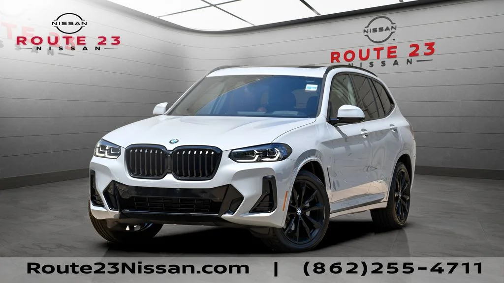 Used 2023 Gray BMW xDrive30i image 1