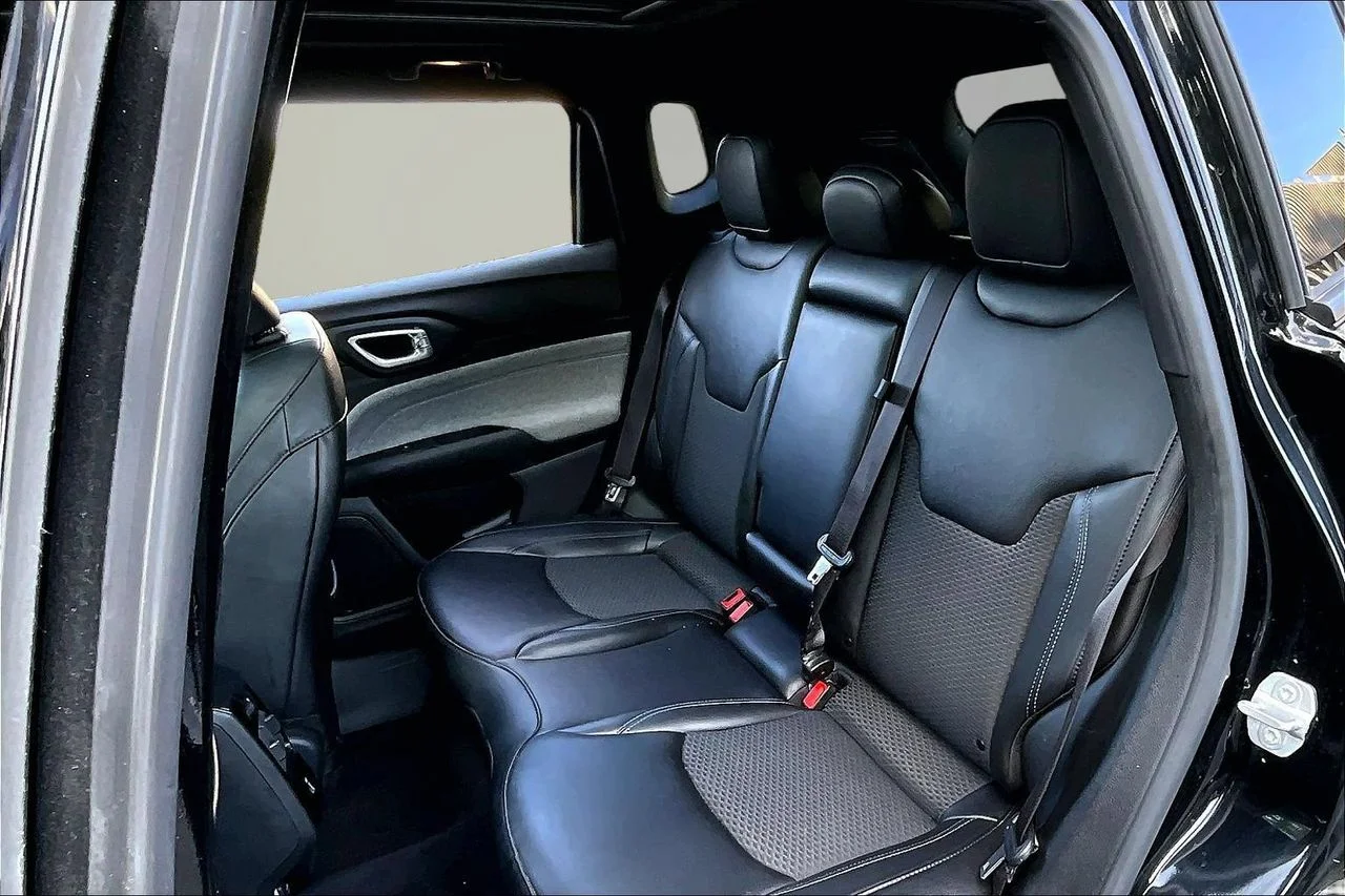 Certified Used 2025 Black Jeep Latitude image 21
