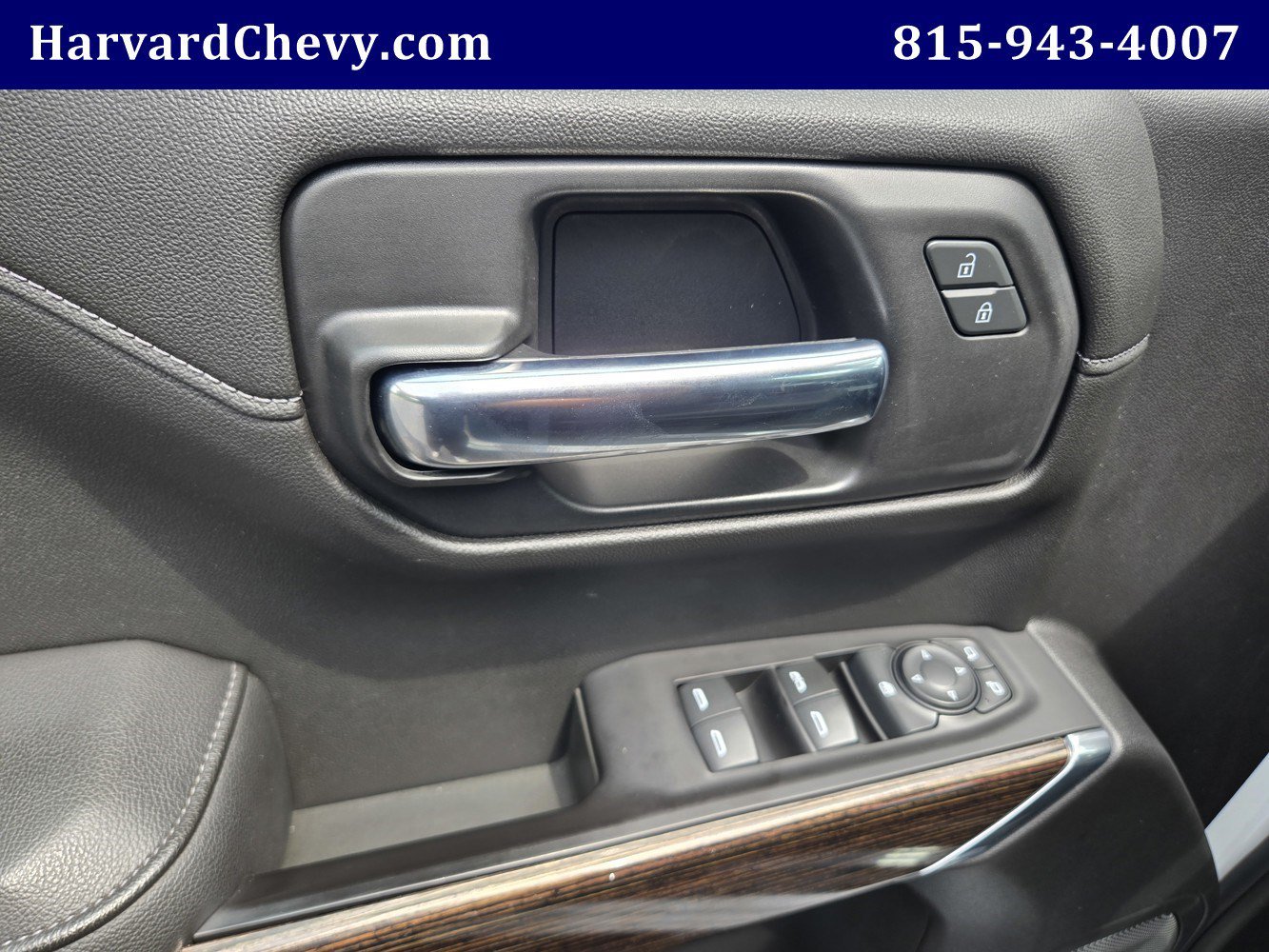 Used 2020 SUMMIT WHITE GMC SLE image 34