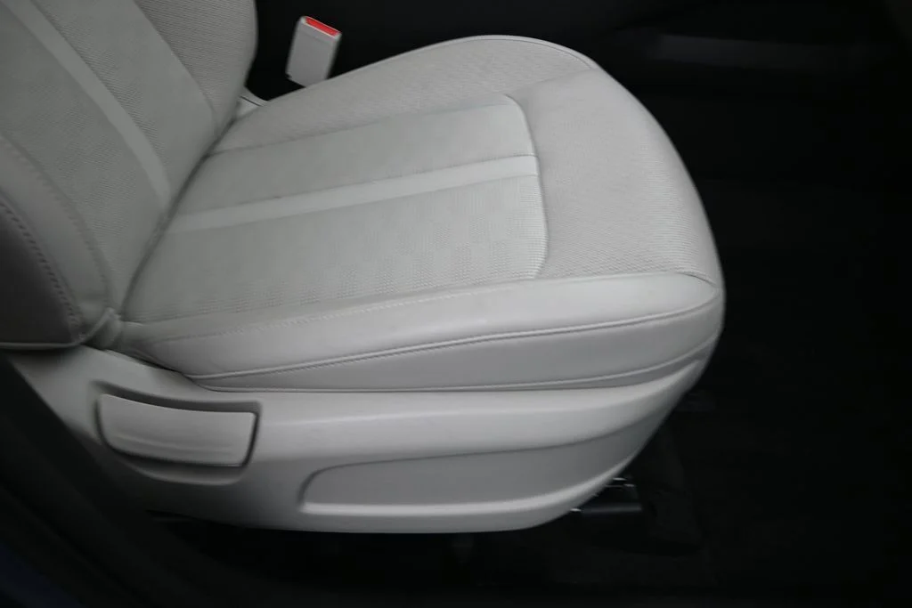 Used 2025 Silver Kia S image 11