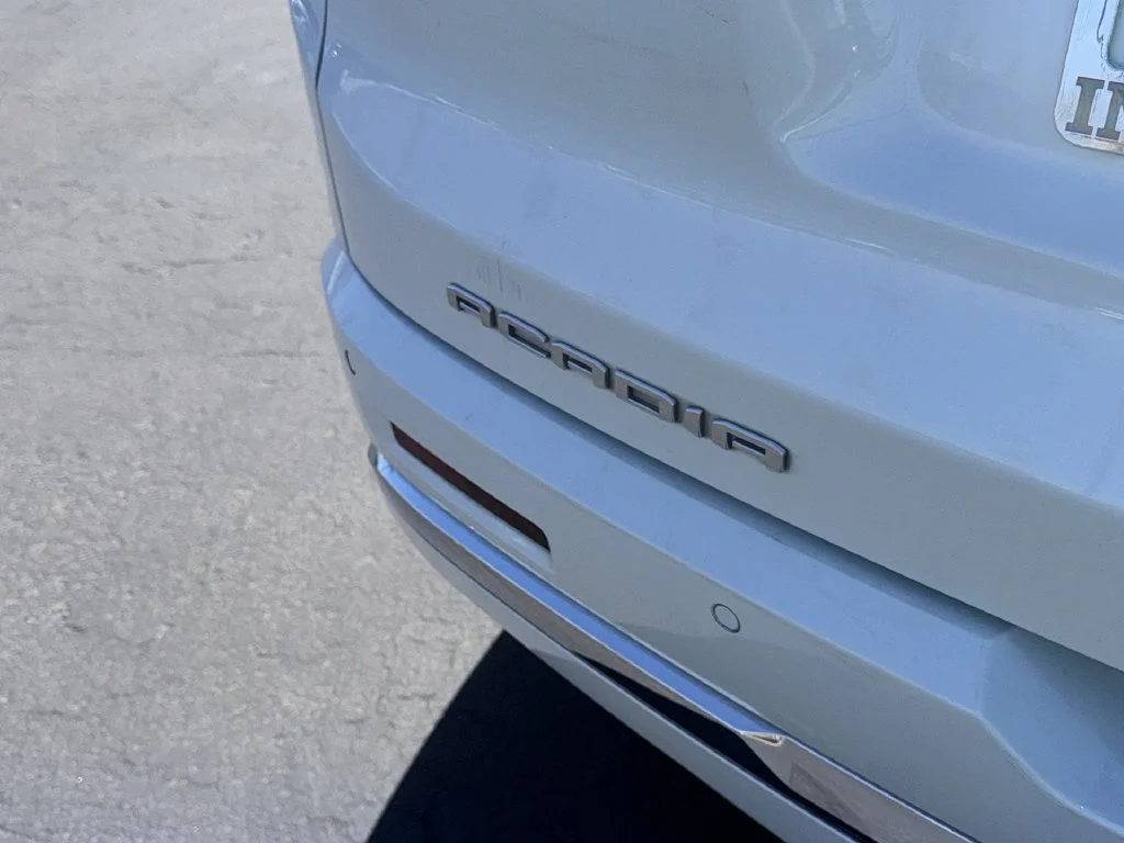Used 2022 White GMC Denali image 33