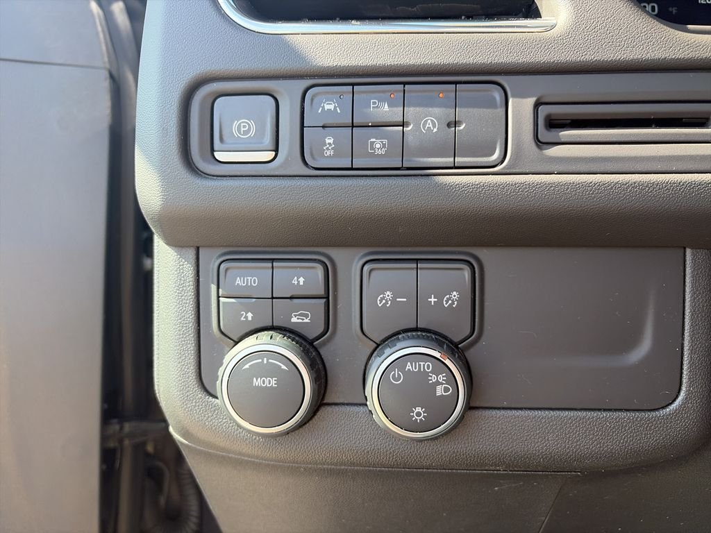 Used 2023 Gray Chevrolet LT image 21