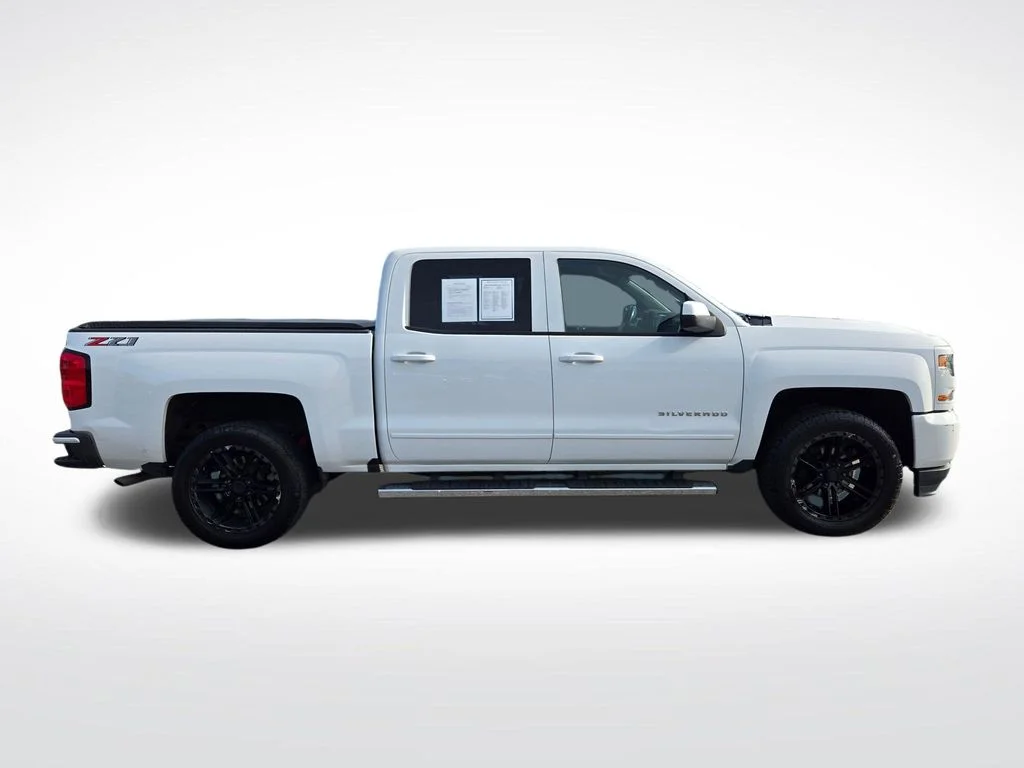 Used 2018 White Chevrolet LT image 2