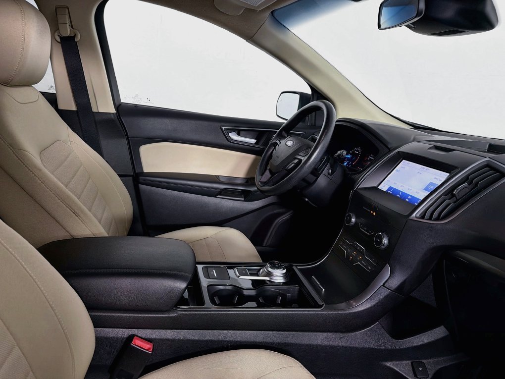 Used 2020 White Ford SE image 34