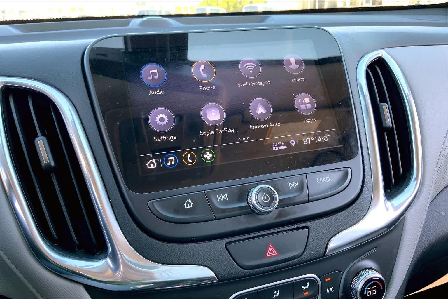 Used 2020 Iridescent Pearl Tricoat Chevrolet Premier image 31