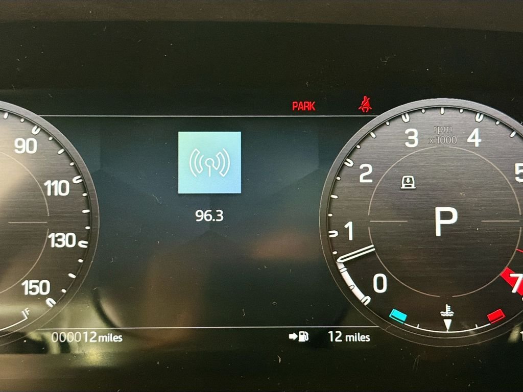 New 2026 Fuji White Land Rover X-Dynamic SE image 12