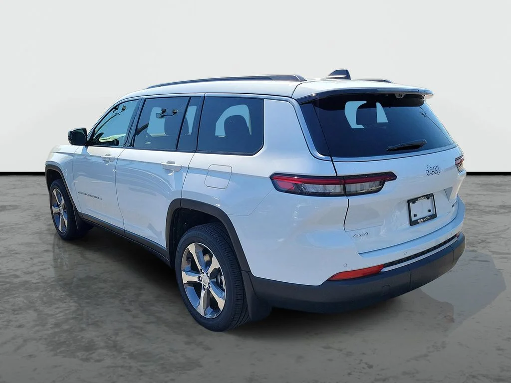 New 2026 Bright White Clear-Coat Exterior Paint Jeep Limited image 3