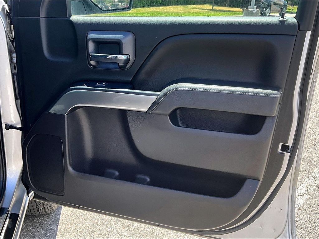 Used 2018 Silver Chevrolet LT image 12
